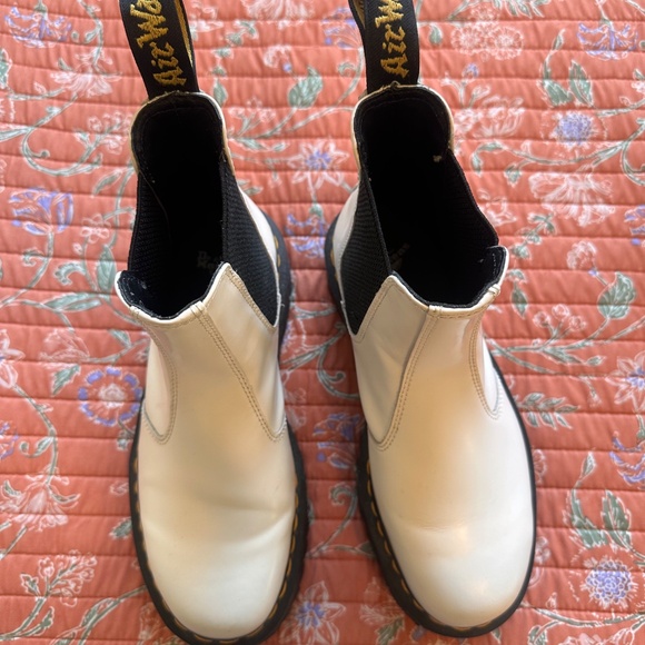 White Quad Platform Chelsea Doc Marten Boots! - Picture 2 of 8